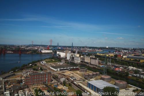 Lebensraum Wanderfalke: Hamburger Hafen